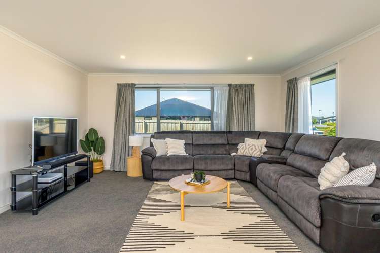 4 Redhaven Rise Netherby_1