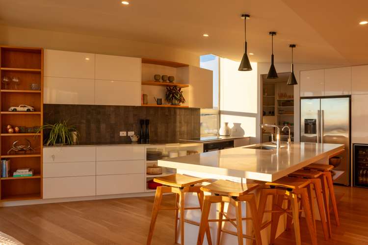 10 Seascape View Paremata_6