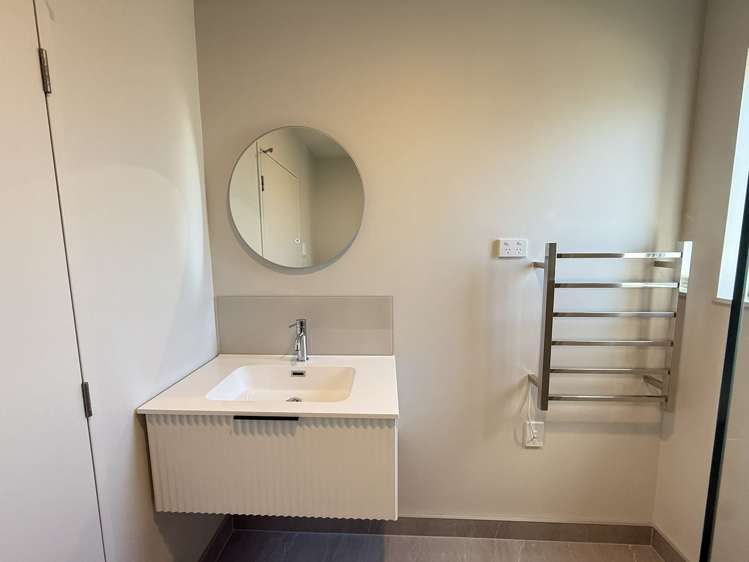 9 Te Ara Wai Mangere East_5