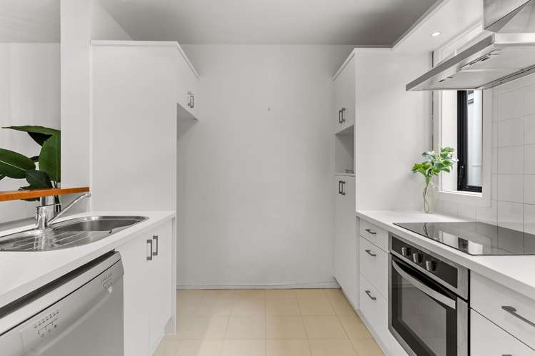 17/21 Armoy Drive East Tamaki_8