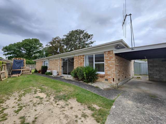 Well Presented Two Bedroom Unit