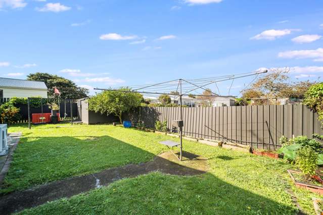 3/55 Tuhikaramea Road Dinsdale_1