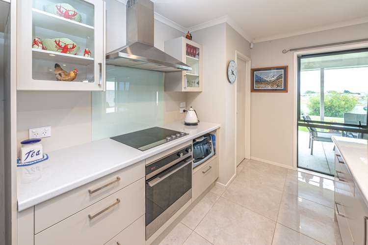 33 Magnolia Crescent Tawhero_14