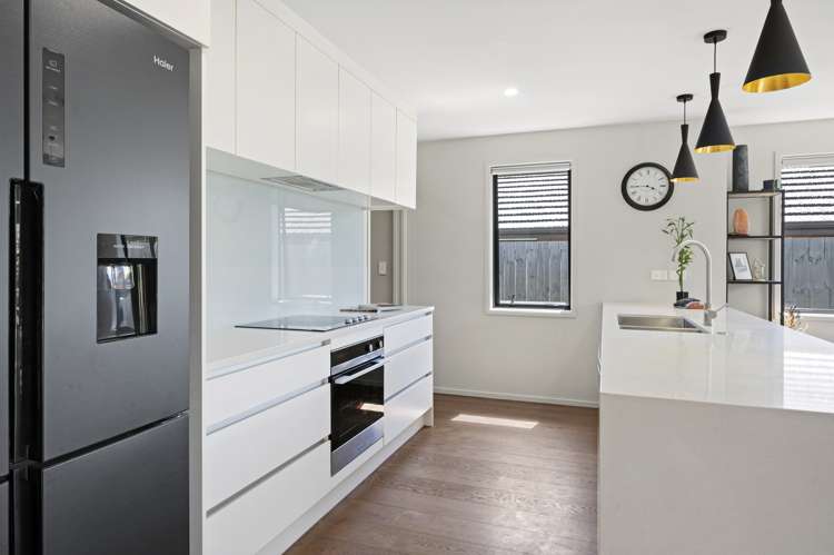 60 Seventh View Avenue Beachlands_11