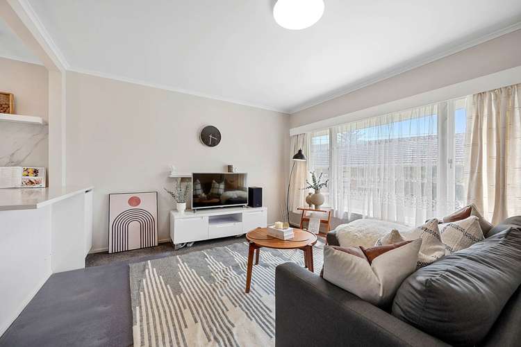 2/56A Taharoto Road Takapuna_3