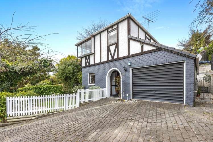 2/57b Cashmere Road_0