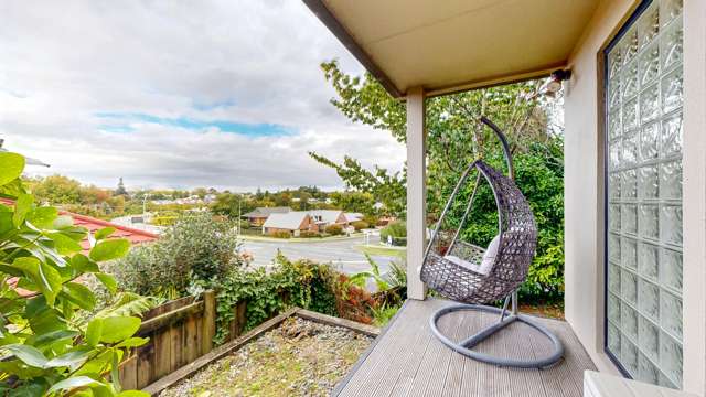 Prime location, endless potential– 100m to town!