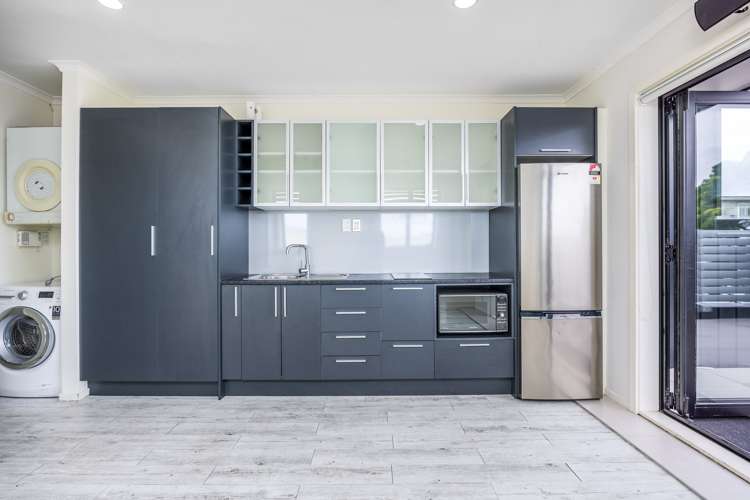 1m/12 Charles Street Mount Eden_5