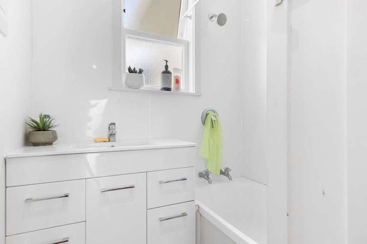 28 Bidois Road Fairy Springs_9