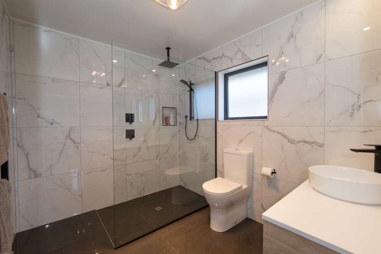 7 Bennett Place Allenton_12