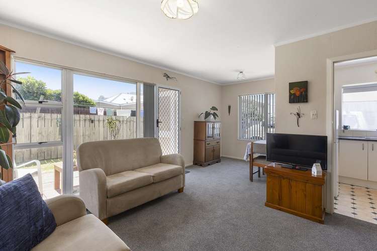 5/154 Onepu Road Lyall Bay_6