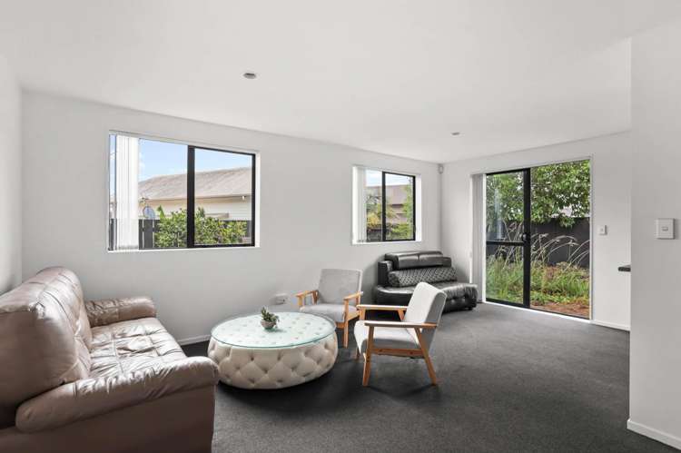 44 Woodbank Drive Glen Eden_1