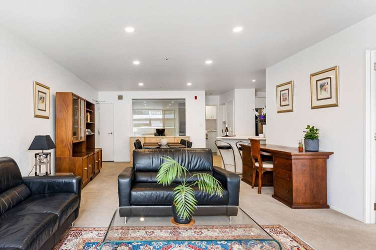 1I/175 Hurstmere Road Takapuna_6