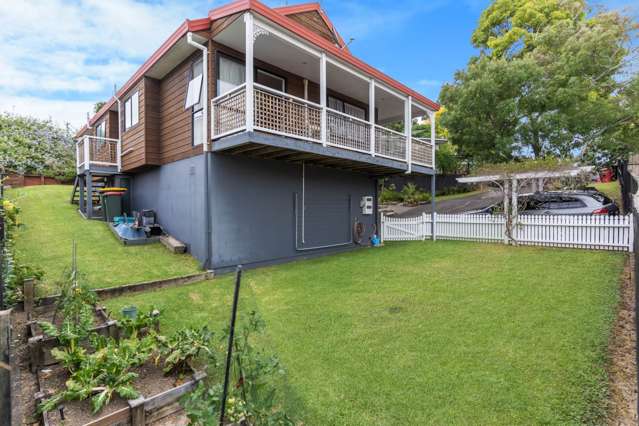 2/114 Gossamer Drive Pakuranga Heights_3