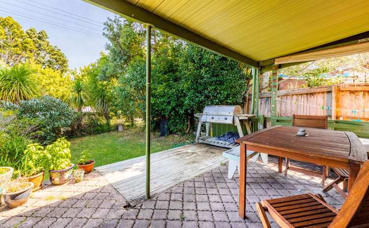 84 Kauri Point Road Laingholm_13