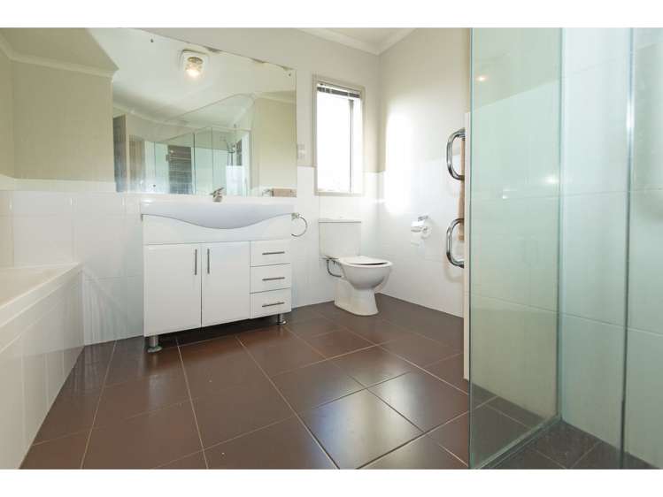 212 Alec Craig Way Gulf Harbour_14