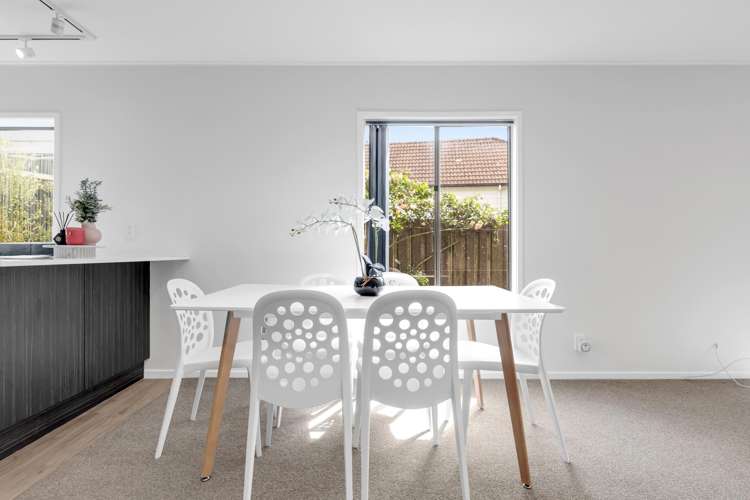 2/31 Challen Close Conifer Grove_9