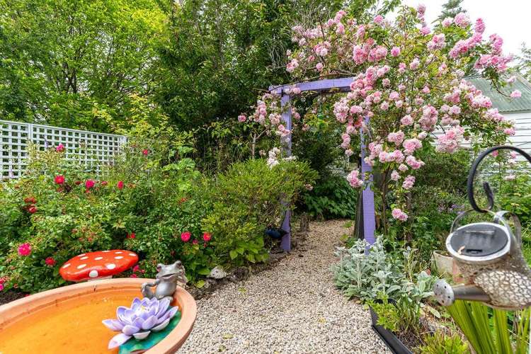 463 High Street South Carterton_22