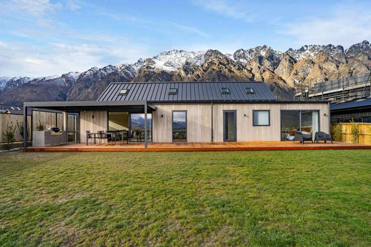 101 Spur Ridge Rise Jacks Point_39