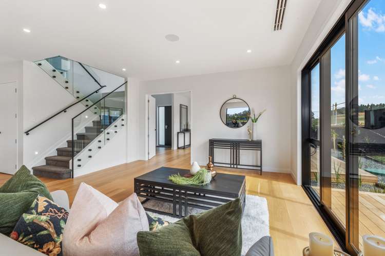 8 Kikorangi Drive Wainui_12