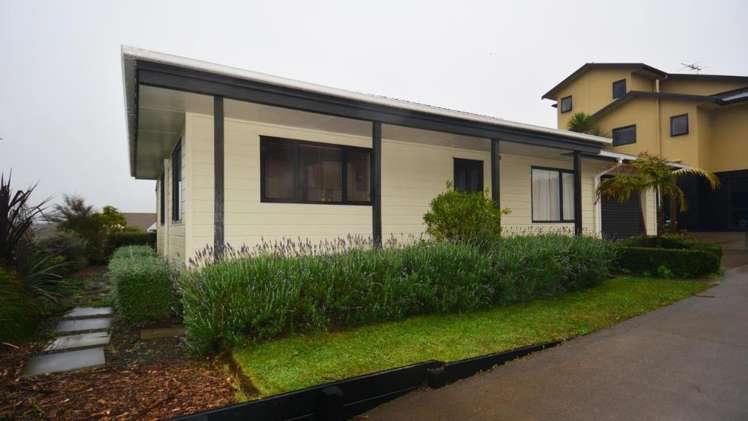 81 Oranga Street Westown_14