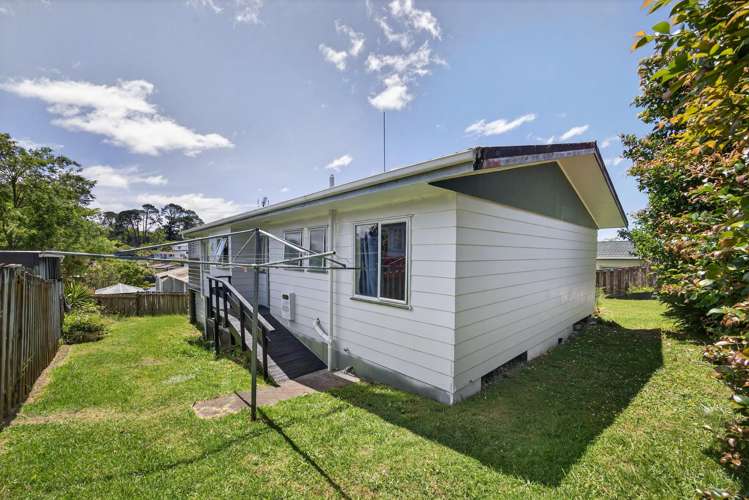 2/32A Helena Street Massey_8