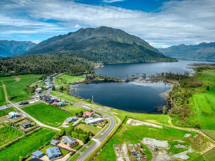 Cashmere Bay Road - Lake Brunner Moana_1