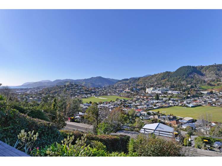 28 Jenner Road Toi Toi_16