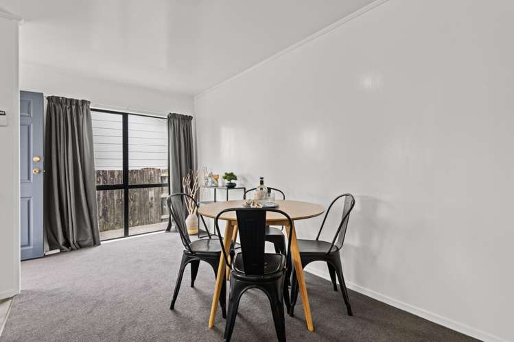 19 Dalwood Grove Highbury_8
