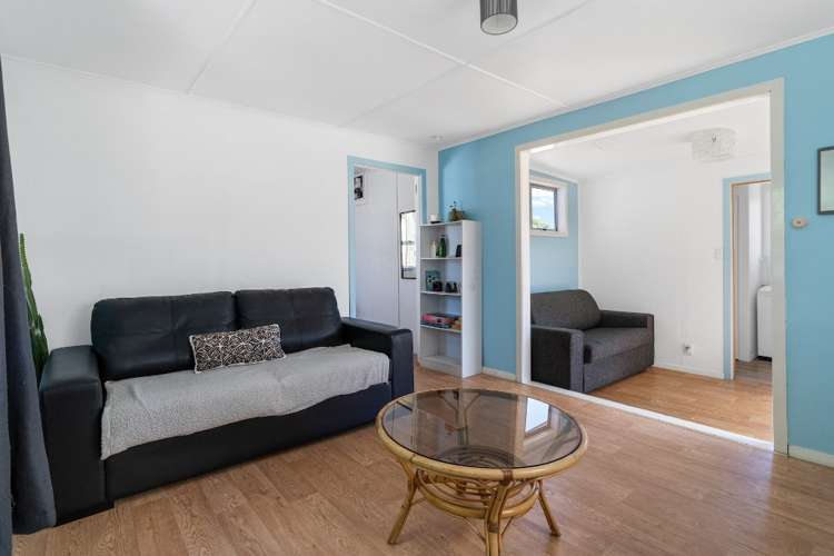 211a The Square Whangamata_12