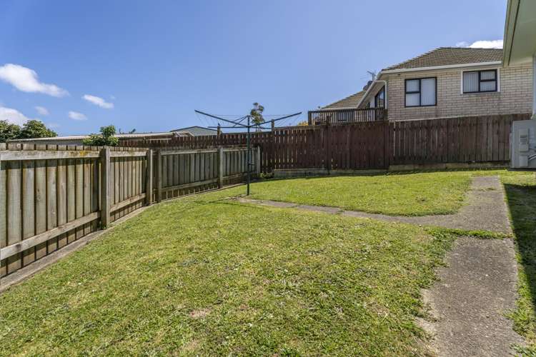 35 Cornwall Crescent Cannons Creek_10