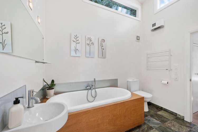 70 Owhiro Bay Parade Owhiro Bay_12