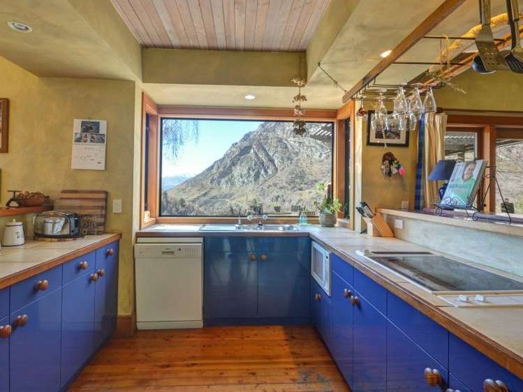 11 Arthurs Track Arthurs Point_11