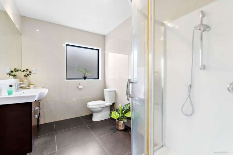 43 Terrasini Drive Flat Bush_11