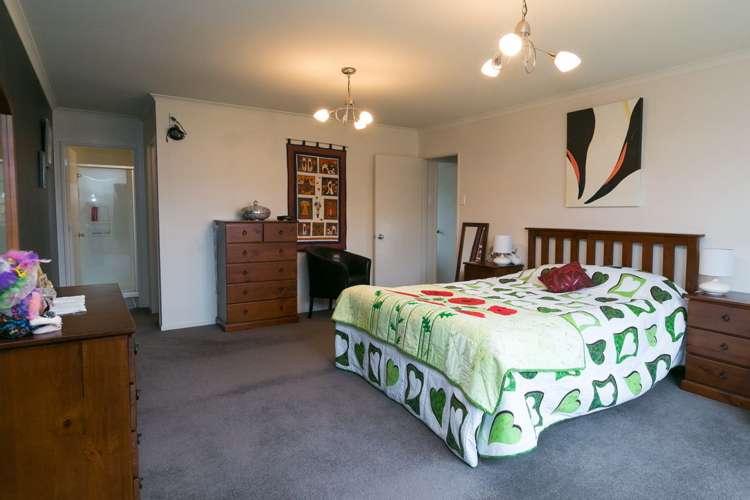 80 Churcher Street Feilding_11