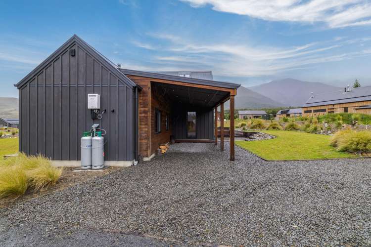 50 Luge Loop Castle Hill_19