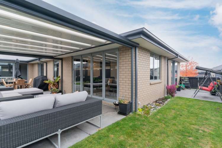 91 Sunline Avenue Lincoln_16