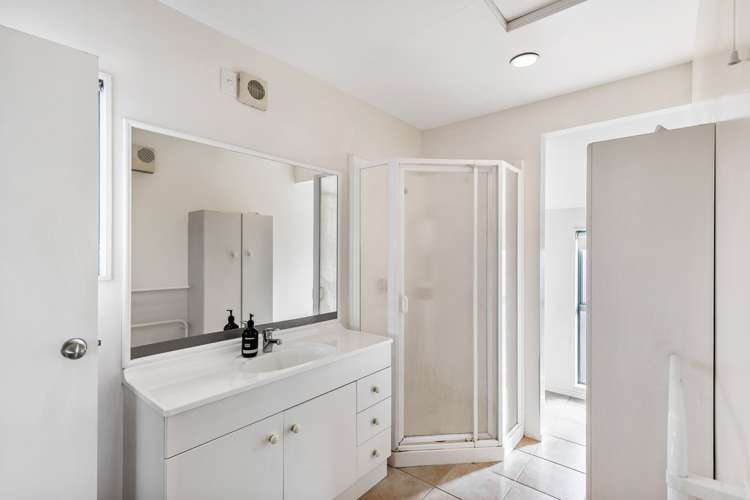 8a Riverview Road New Lynn_11