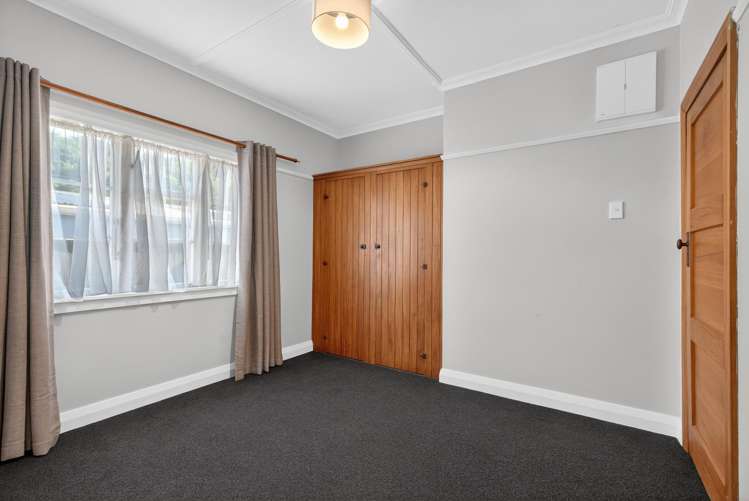 34 Riddlers Crescent Petone_9