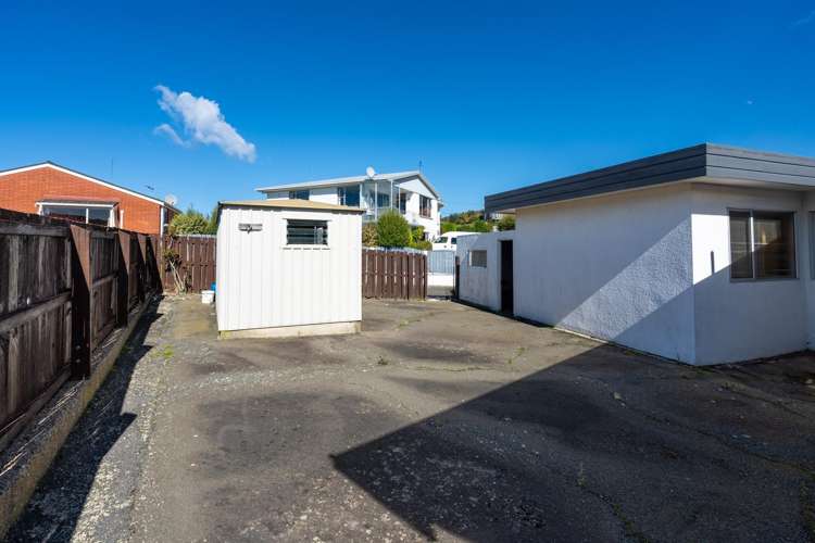 97 Easther Crescent Kew_24