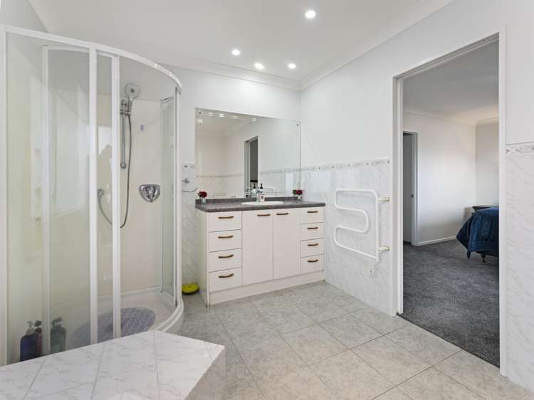 223 Hill Road The Gardens_18