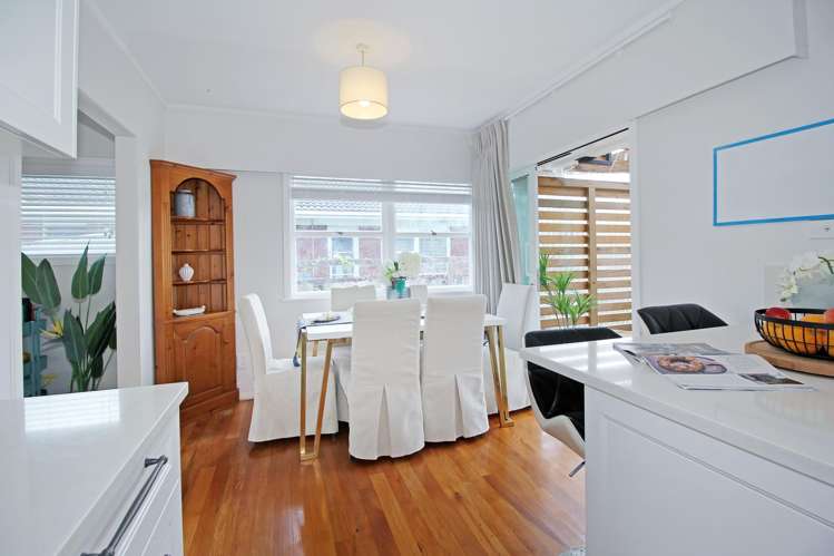 24 Pooley Street Pakuranga Heights_11