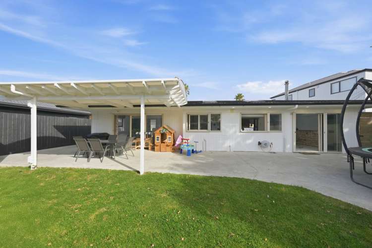 6 Fratley Avenue Farm Cove_17