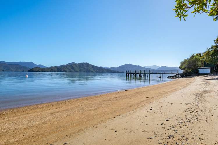 2787 Queen Charlotte Drive Queen Charlotte Sound_27