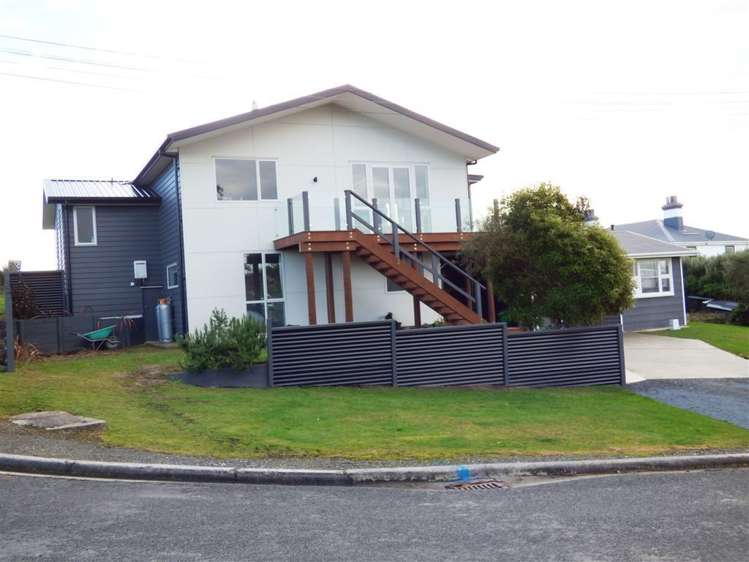 4 Hill Street Kaka Point_21