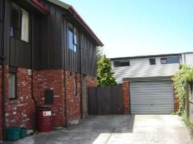 Five-bedroom flat configured for student living