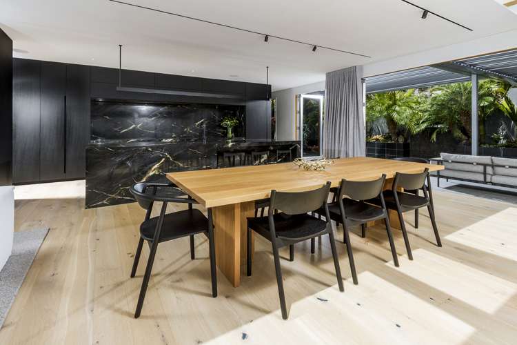 21 Whitby Crescent Mairangi Bay_9