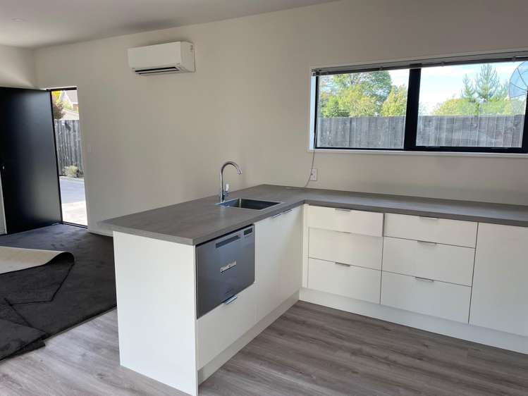 5/7 Vickerys Road Wigram_6