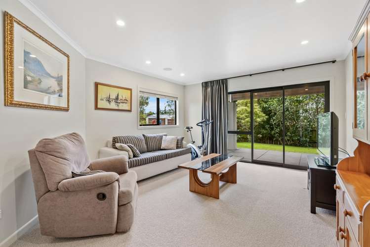 16 Fred Carr Place One Tree Point_18