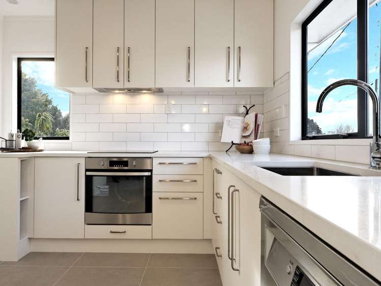 2/7 Te Atatu Road Te Atatu South_7